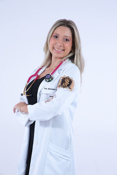 Dra. Mickaela Latuf 